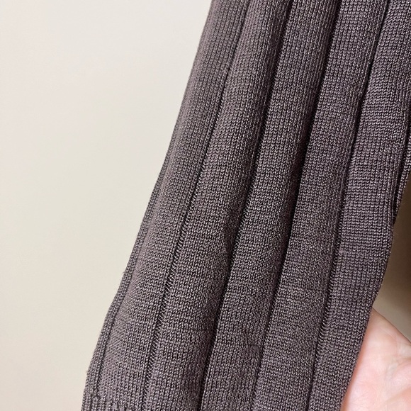 SILX PETITES 100% Silk Women’s Chocolate Brown Crewneck Knit Pullover Size PS - Picture 5 of 5